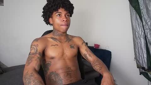 Snapshot of black_tentationx chatting on 11.27.25 black_tentationx online show from 11.27.25