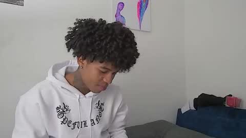 Snapshot of black_tentationx chatting on 11.29.25 black_tentationx online show from 11.29.25