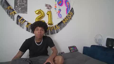 Snapshot of black_tentationx chatting on 12.03.25 black_tentationx online show from 12.03.25