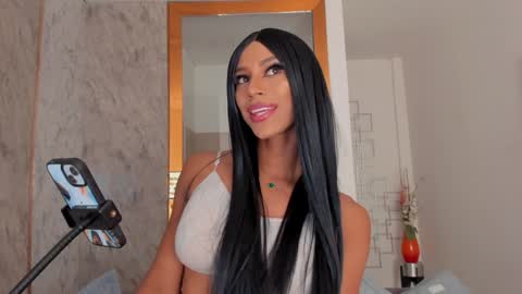 Snapshot of blackbeauty_ts chatting on 12.02.24 Nina online show from 12.02.24