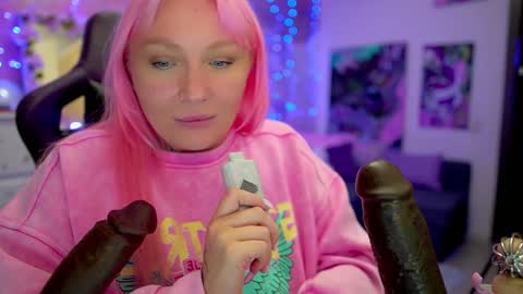 Snapshot of blackedbarbie chatting on 12.11.24 Alice online show from 12.11.24