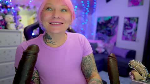 Snapshot of blackedbarbie chatting on 12.26.24 Alice online show from 12.26.24