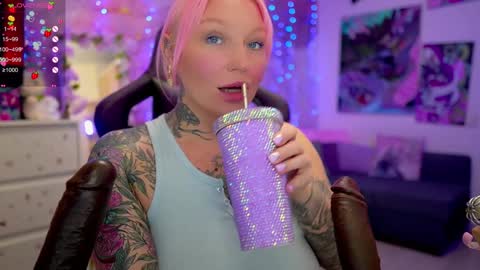 Snapshot of blackedbarbie chatting on 02.05.25 Alice online show from 02.05.25