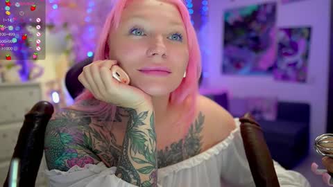 Snapshot of blackedbarbie chatting on 02.11.25 Alice online show from 02.11.25