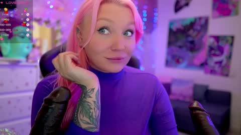 Snapshot of blackedbarbie chatting on 03.07.25 Alice online show from 03.07.25