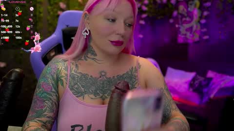 Snapshot of blackedbarbie chatting on 09.24.25 Alice online show from 09.24.25