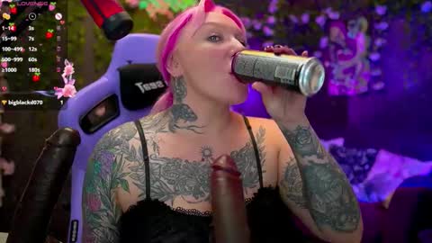 Snapshot of blackedbarbie chatting on 09.27.25 Alice online show from 09.27.25