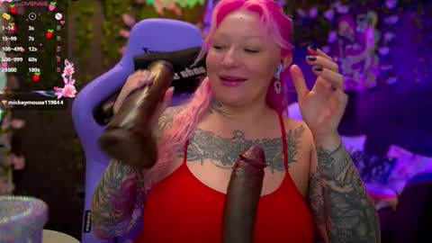 Snapshot of blackedbarbie chatting on 09.28.25 Alice online show from 09.28.25