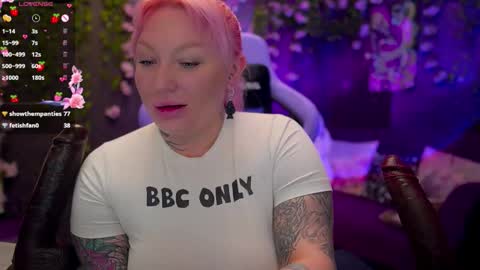 Snapshot of blackedbarbie chatting on 10.16.25 Alice online show from 10.16.25