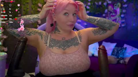 Snapshot of blackedbarbie chatting on 10.19.25 Alice online show from 10.19.25