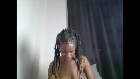 Snapshot of blackie_divaa chatting on 05.19.26 divaa online show from 05.19.26