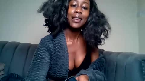 Snapshot of blackprincess25 chatting on 05.25.26 Lorraine online show from 05.25.26