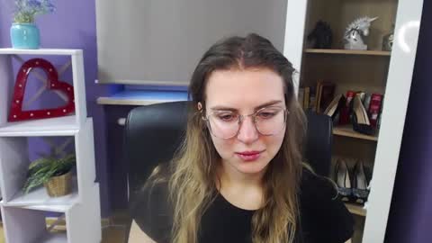 Z O E Y online show from 02.17.25