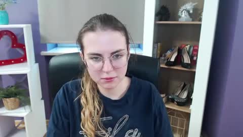 Z O E Y online show from 02.26.25