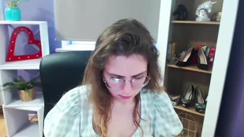 Z O E Y online show from 03.11.25