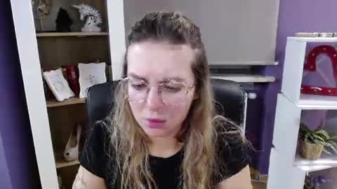 Z O E Y online show from 10.07.25