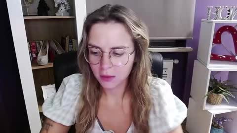 Z O E Y online show from 10.10.25