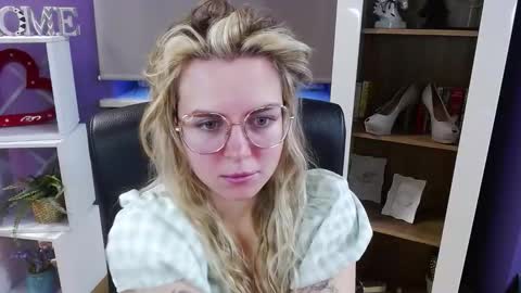 Z O E Y online show from 02.27.26