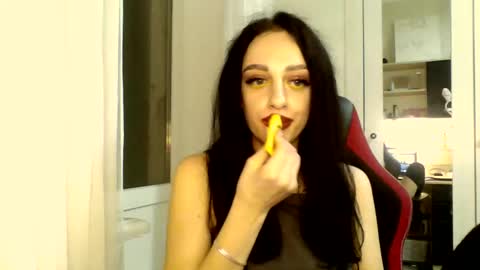 Ivy online show from 03.05.25