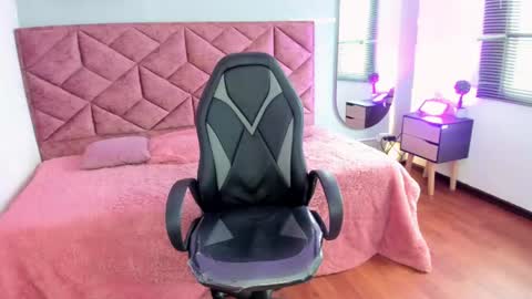 Snapshot of blair_harrison chatting on 12.29.24 Blair online show from 12.29.24