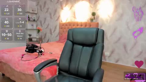 Snapshot of blair_harrison chatting on 10.23.25 Blair online show from 10.23.25