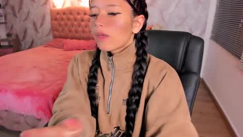 Snapshot of blair_harrison chatting on 10.28.25 Blair online show from 10.28.25