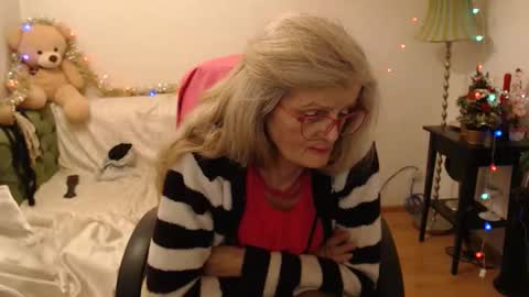 Snapshot of blairfort chatting on 12.15.24 blairfort online show from 12.15.24