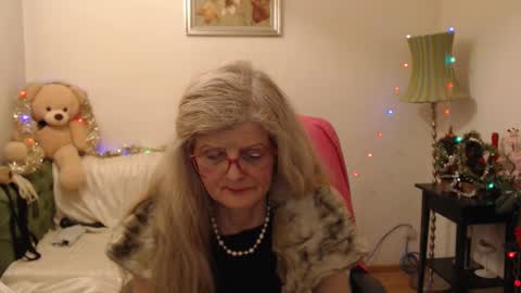 Snapshot of blairfort chatting on 12.31.24 blairfort online show from 12.31.24