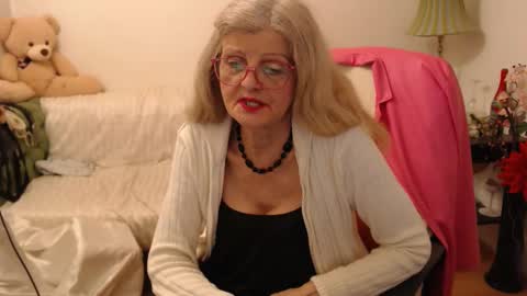 Snapshot of blairfort chatting on 01.11.25 blairfort online show from 01.11.25