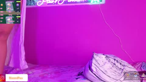 Pau online show from 12.14.25