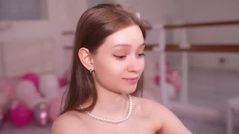 Snapshot of bless_sheila chatting on 10.25.25 SHEILA online show from 10.25.25