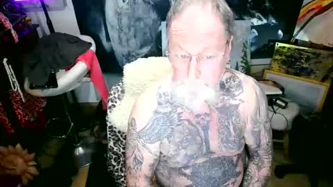 blindsurfer780299 online show from 10.12.25