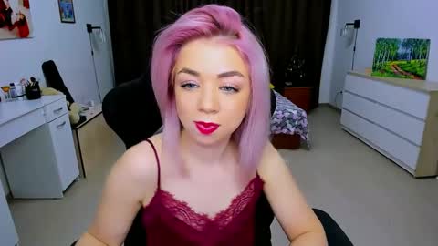 Snapshot of blinkofeyess chatting on 12.16.24 Nicole online show from 12.16.24