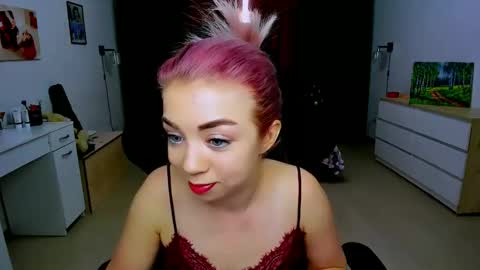 Snapshot of blinkofeyess chatting on 12.20.24 Nicole online show from 12.20.24