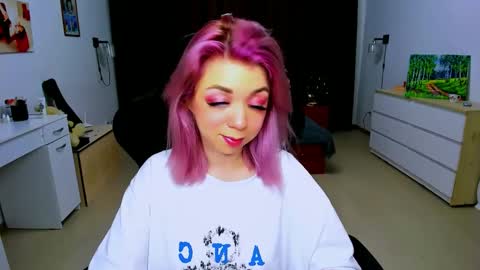 Snapshot of blinkofeyess chatting on 12.29.24 Nicole online show from 12.29.24