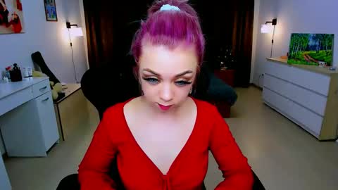 Snapshot of blinkofeyess chatting on 12.30.24 Nicole online show from 12.30.24