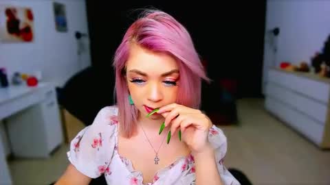 Snapshot of blinkofeyess chatting on 01.15.25 Nicole online show from 01.15.25