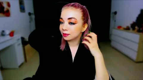 Snapshot of blinkofeyess chatting on 01.17.25 Nicole online show from 01.17.25