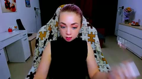 Snapshot of blinkofeyess chatting on 02.05.25 Nicole online show from 02.05.25