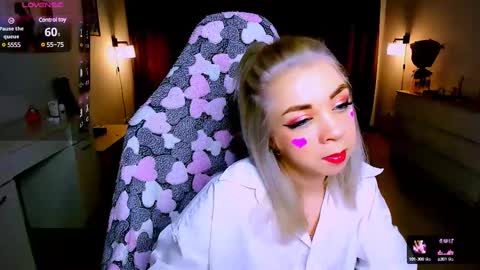 Snapshot of blinkofeyess chatting on 02.14.25 Nicole online show from 02.14.25