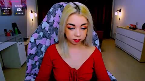 Snapshot of blinkofeyess chatting on 03.05.25 Nicole online show from 03.05.25