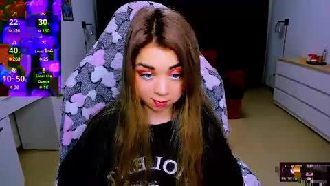 Snapshot of blinkofeyess chatting on 03.08.25 Nicole online show from 03.08.25