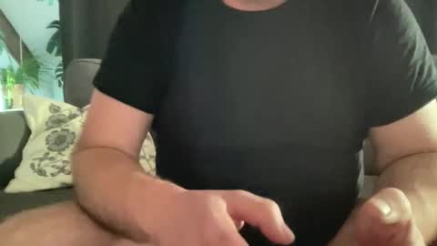 Snapshot of bllyidol chatting on 11.18.25 BlIdoL online show from 11.18.25