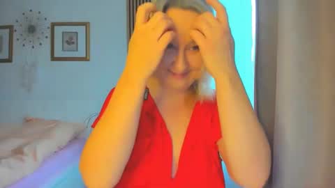 Snapshot of blonde_angel20 chatting on 01.30.25 Nicole online show from 01.30.25