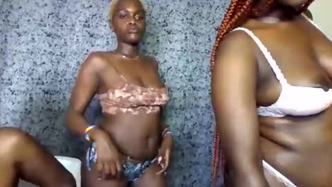 blonde_barby online show from 10.16.25