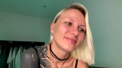 blonde_fuck_couple online show from 06.20.26