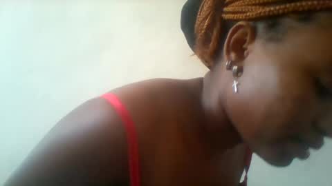 Snapshot of blondebarbiey chatting on 03.11.25 blonde online show from 03.11.25