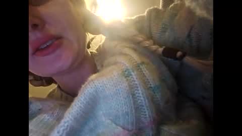 Snapshot of blondebellaaa3 chatting on 01.14.25 Gia online show from 01.14.25