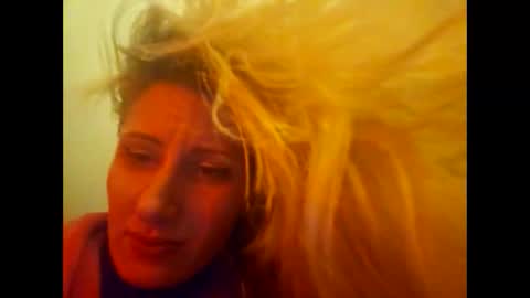 Snapshot of blondebellaaa3 chatting on 01.21.25 Gia online show from 01.21.25