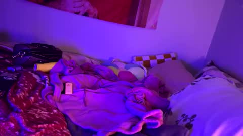 Snapshot of blondebellaaa3 chatting on 11.07.25 Gia online show from 11.07.25